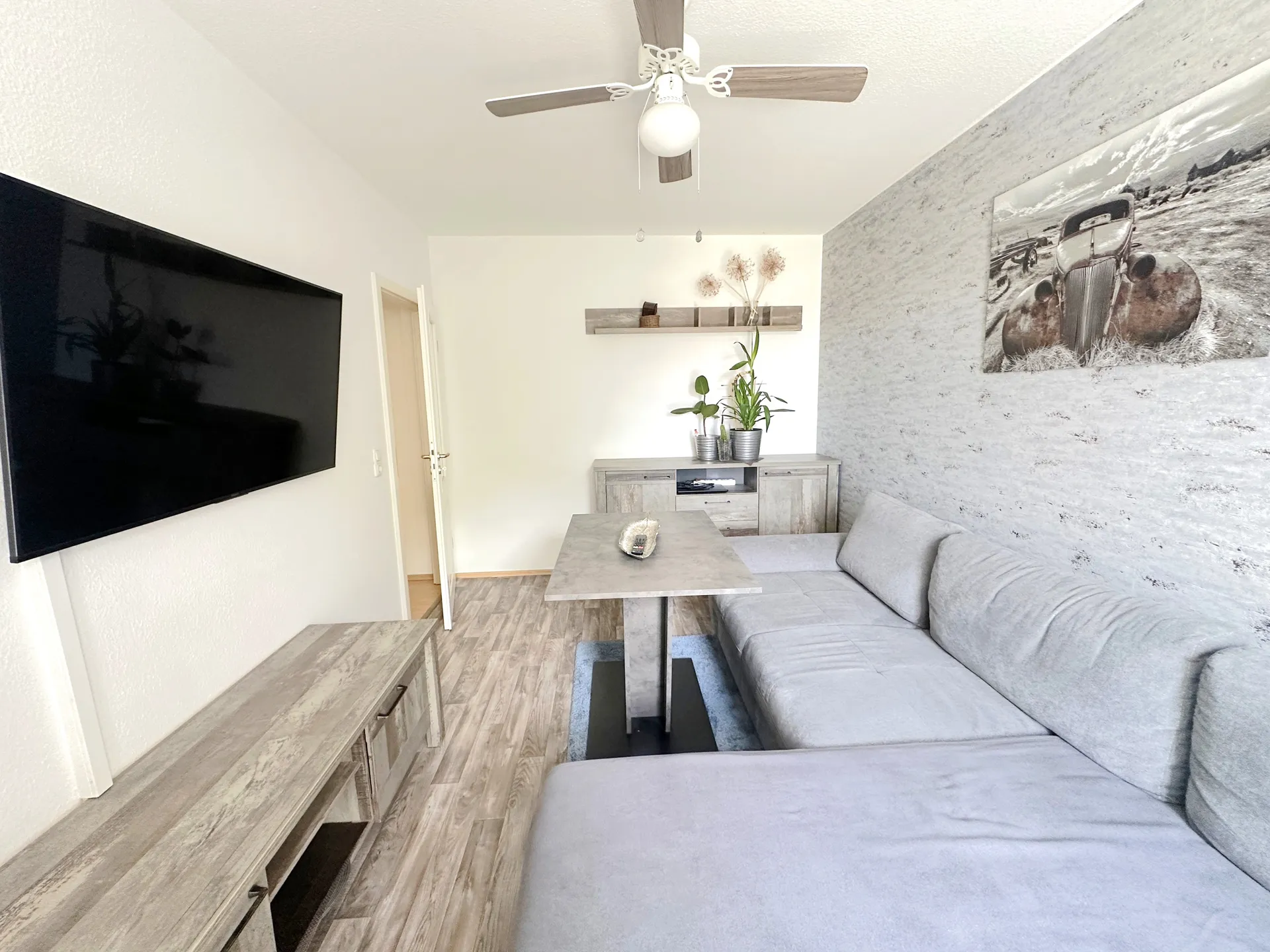2-Zimmer-Wohnung Kriemhildstraße 12 Leipzig-Lößnig – Wohnzimmer